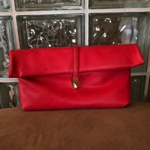 Express red clutch